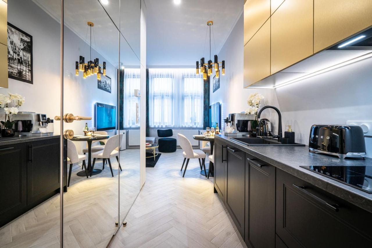 Dasto Apartments Old Town Краків Екстер'єр фото